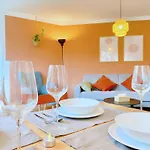 Snug 1 I 3-zimmer Design Am Mit Garten I Office I Highspeed Wifi Apartman *
