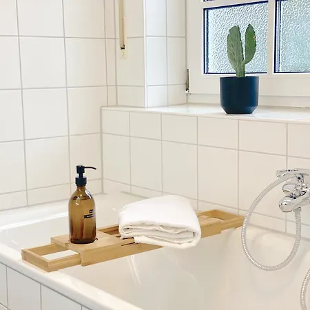 Snug 1 I 3-zimmer Design Am Mit Garten I Office I Highspeed Wifi *