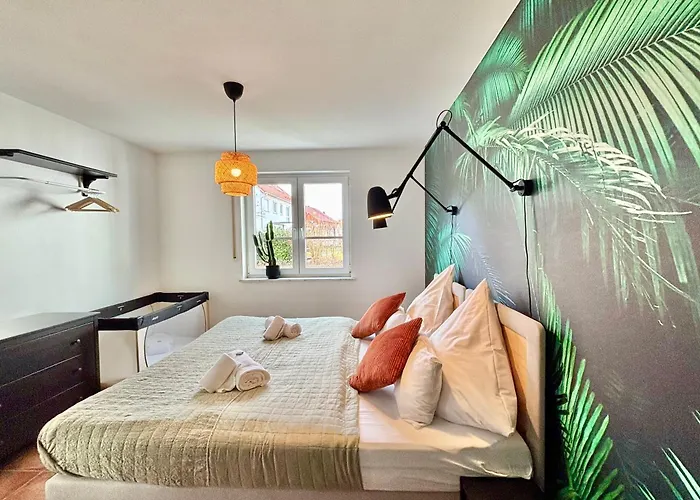 Snug 1 I 3-zimmer Design Am Mit Garten I Office I Highspeed Wifi * Weßling